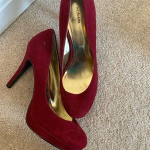 Style & Co red velvet heels